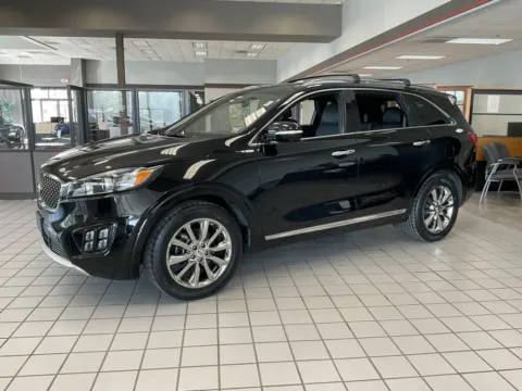 Another view of 2017 Kia Sorento SX Limited for sale in Kansas City, MO at Jay Wolfe Auto Outlet