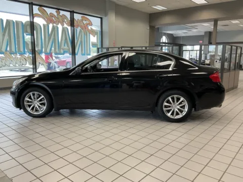 More photos of 2009 INFINITI G37 X at Jay Wolfe Auto Outlet, MO