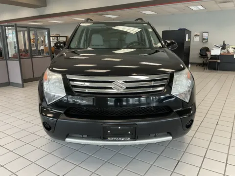 Photos of 2008 Suzuki XL-7 Luxury for sale in Kansas City, MO at Jay Wolfe Auto Outlet