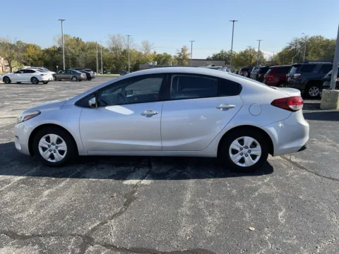 More photos of 2017 Kia Forte LX at Jay Wolfe Auto Outlet, MO