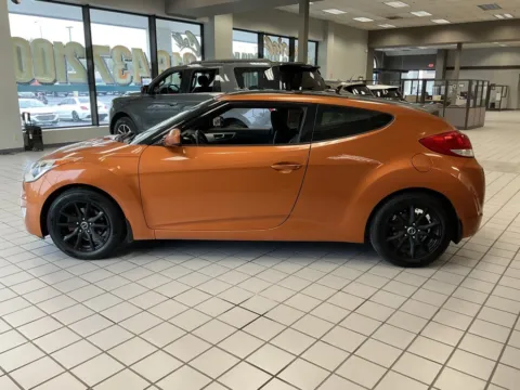 More photos of 2016 Hyundai Veloster at Jay Wolfe Auto Outlet, MO