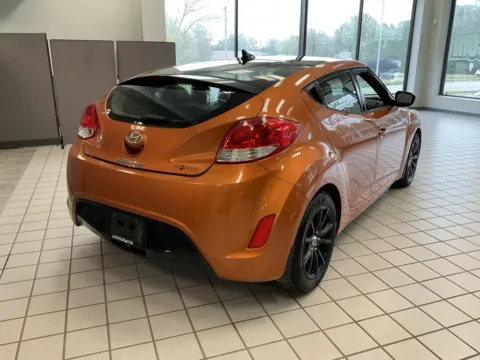 More photos of 2016 Hyundai Veloster at Jay Wolfe Auto Outlet, MO