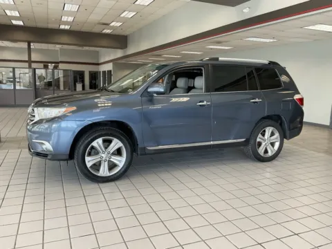 Another view of 2013 Toyota Highlander Limited for sale in Kansas City, MO at Jay Wolfe Auto Outlet