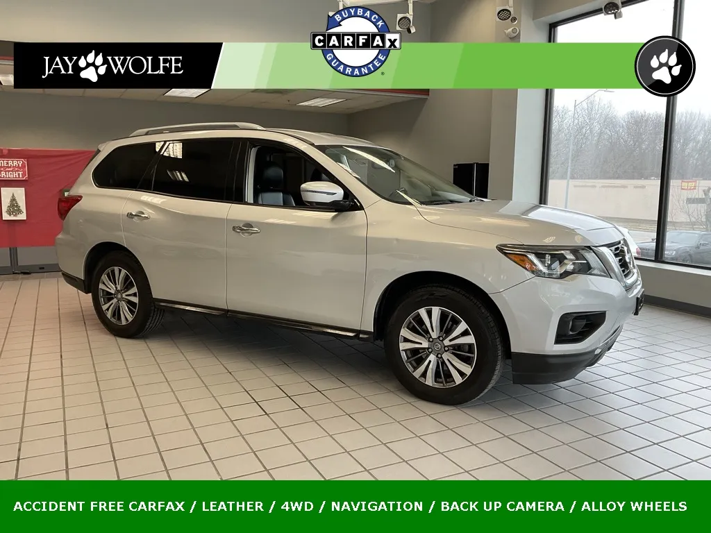Used 2019 Nissan Pathfinder SL for sale in Kansas City, MO at Jay
