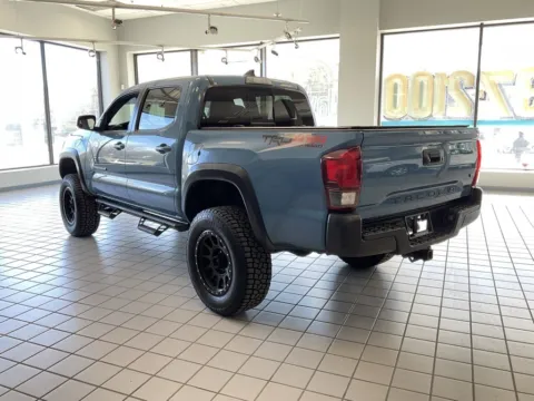 More photos of 2019 Toyota Tacoma TRD Off-Road at Jay Wolfe Auto Outlet, MO