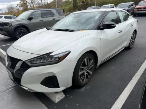 Photos of 2023 Nissan Maxima SV for sale in Kansas City, MO at Jay Wolfe Honda
