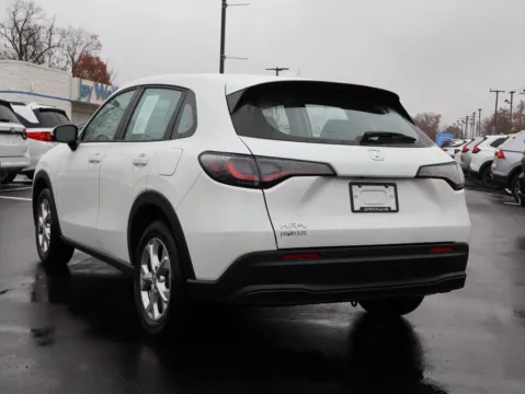 More photos of 2024 Honda HR-V LX at Jay Wolfe Honda, MO