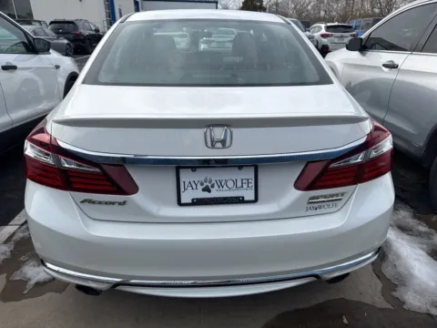 More photos of 2017 Honda Accord Sedan Sport SE at Jay Wolfe Honda, MO