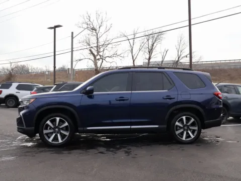 More photos of 2025 Honda Pilot Touring at Jay Wolfe Honda, MO