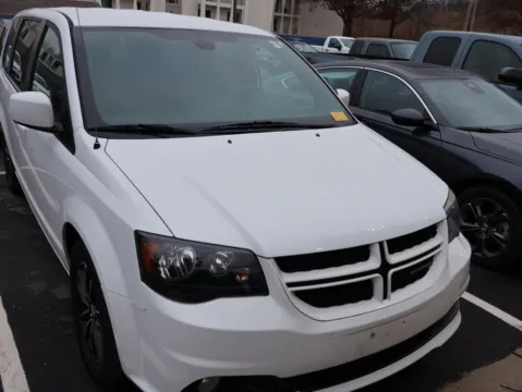 Photos of 2019 Dodge Grand Caravan GT for sale in Kansas City, MO at Jay Wolfe Honda