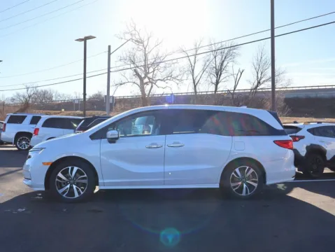 More photos of 2024 Honda Odyssey Touring at Jay Wolfe Honda, MO