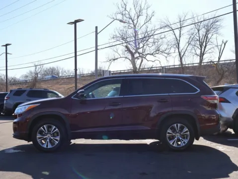 More photos of 2015 Toyota Highlander XLE at Jay Wolfe Honda, MO