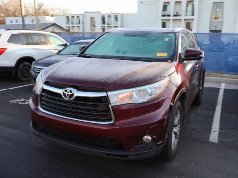 Another view of 2015 Toyota Highlander XLE for sale in Kansas City, MO at Jay Wolfe Honda