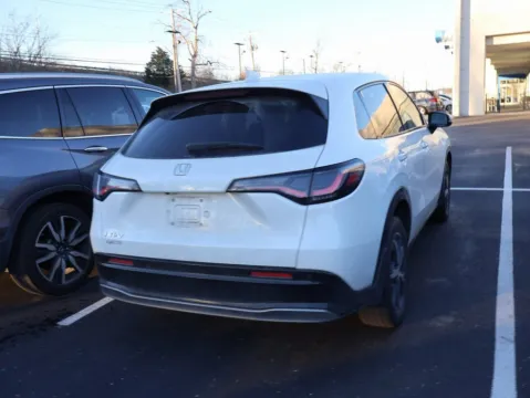 More photos of 2023 Honda HR-V EX-L at Jay Wolfe Honda, MO