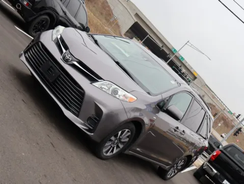 Another view of 2020 Toyota Sienna LE for sale in Kansas City, MO at Jay Wolfe Honda
