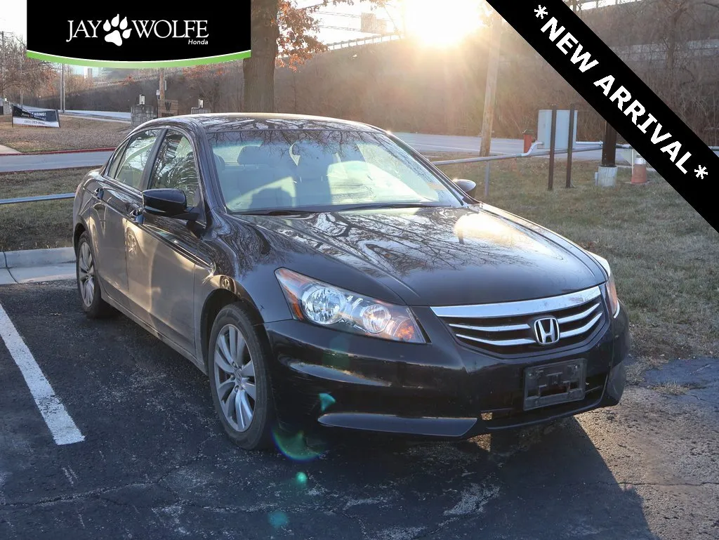 Black 2011 Honda Accord Sdn EX-L for sale in Kansas City, MO