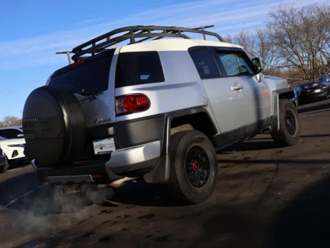 More photos of 2007 Toyota FJ Cruiser at Jay Wolfe Honda, MO