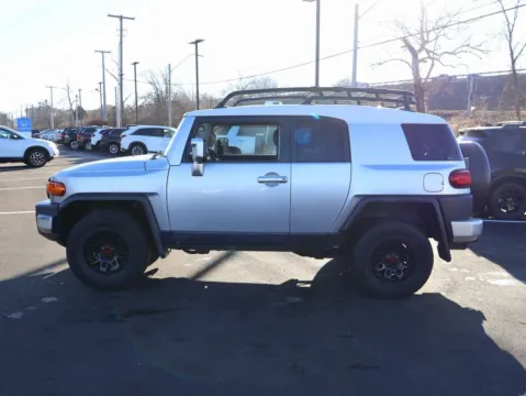 Photos of 2007 Toyota FJ Cruiser for sale in Kansas City, MO at Jay Wolfe Honda