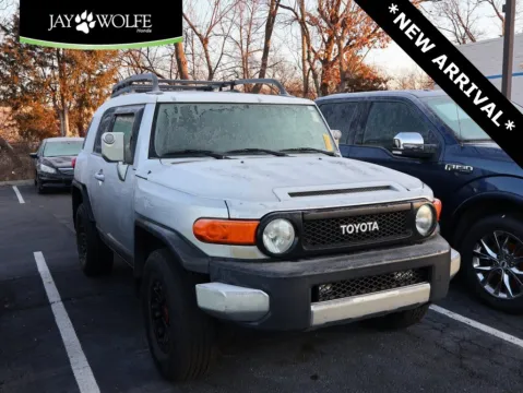 Silver 2007 Toyota FJ Cruiser for sale in Kansas City, MO