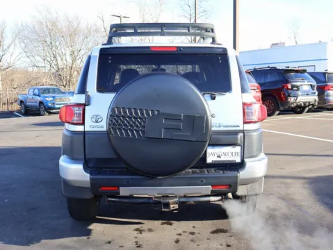 More photos of 2007 Toyota FJ Cruiser at Jay Wolfe Honda, MO