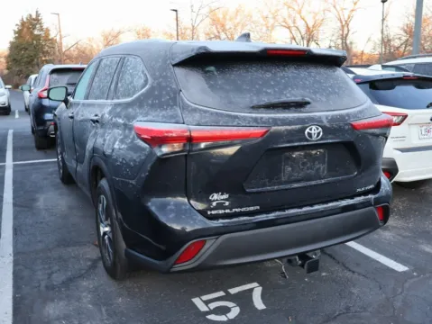More photos of 2020 Toyota Highlander XLE at Jay Wolfe Honda, MO