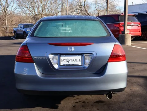 More photos of 2007 Honda Accord Sdn LX at Jay Wolfe Honda, MO