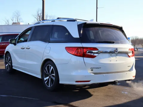 Another view of 2019 Honda Odyssey Elite for sale in Kansas City, MO at Jay Wolfe Honda