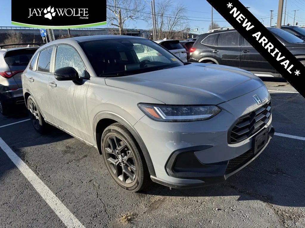 Gray 2023 Honda HR-V Sport for sale in Kansas City, MO