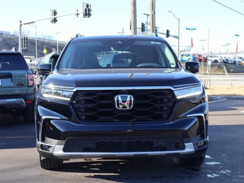 Photos of 2025 Honda Pilot Elite for sale in Kansas City, MO at Jay Wolfe Honda