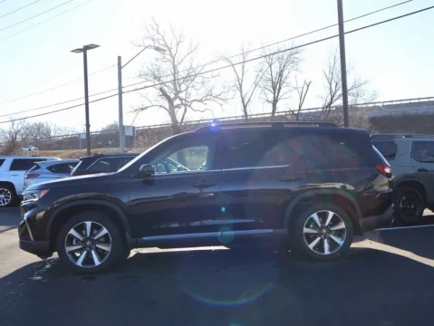 More photos of 2025 Honda Pilot Elite at Jay Wolfe Honda, MO