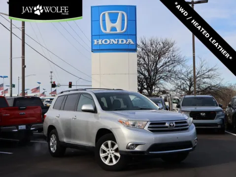 Silver 2011 Toyota Highlander SE for sale in Kansas City, MO