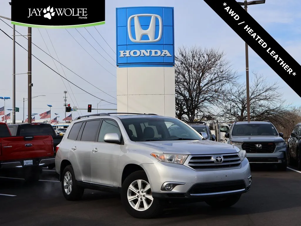 Silver 2011 Toyota Highlander SE for sale in Kansas City, MO