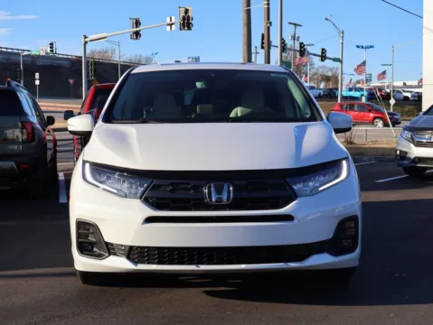 Photos of 2026 Honda Odyssey EX-L for sale in Kansas City, MO at Jay Wolfe Honda