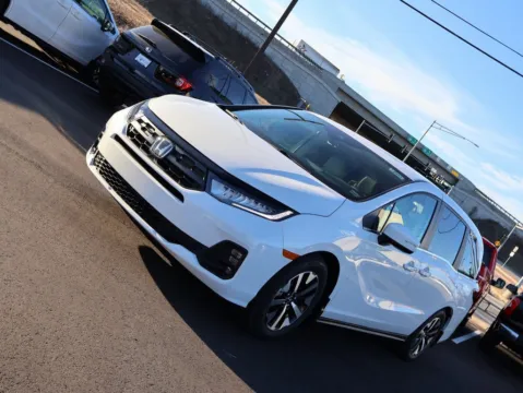 Another view of 2026 Honda Odyssey EX-L for sale in Kansas City, MO at Jay Wolfe Honda