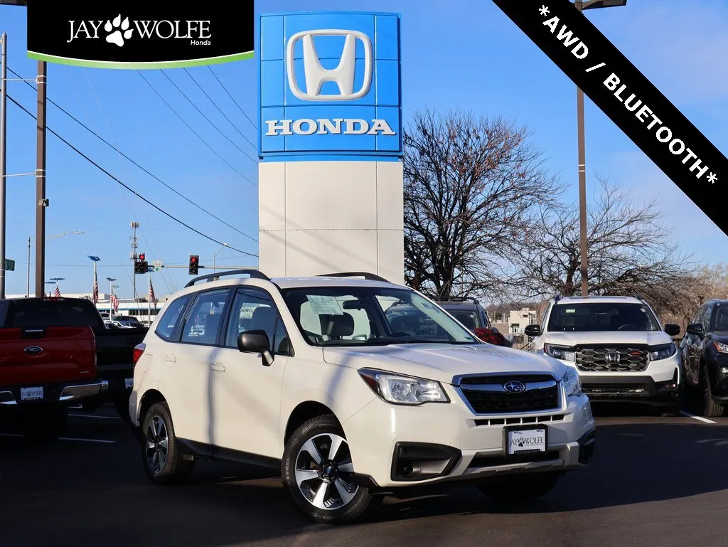 White 2017 Subaru Forester 2.5i for sale in Kansas City, MO