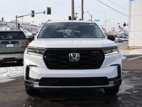 Photos of 2025 Honda Pilot TrailSport for sale in Kansas City, MO at Jay Wolfe Honda