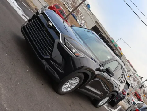 Another view of 2024 Toyota Grand Highlander XLE for sale in Kansas City, MO at Jay Wolfe Honda