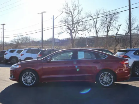 More photos of 2016 Ford Fusion SE at Jay Wolfe Honda, MO