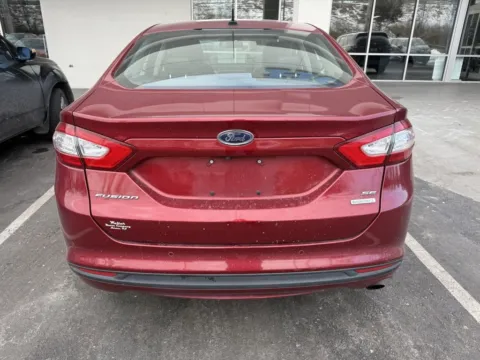 More photos of 2016 Ford Fusion SE at Jay Wolfe Honda, MO