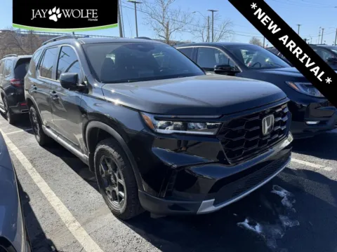 Black 2025 Honda Pilot TrailSport for sale in Kansas City, MO