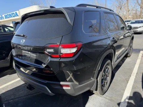 More photos of 2025 Honda Pilot TrailSport at Jay Wolfe Honda, MO
