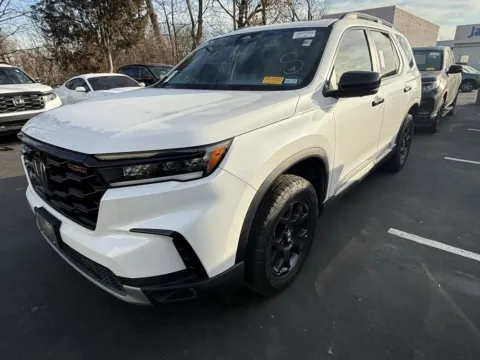 Another view of 2024 Honda Pilot TrailSport for sale in Kansas City, MO at Jay Wolfe Honda