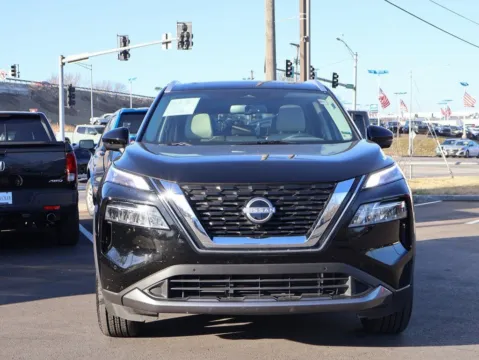 Photos of 2023 Nissan Rogue SL for sale in Kansas City, MO at Jay Wolfe Honda