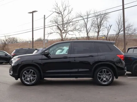 More photos of 2023 Honda Passport EX-L at Jay Wolfe Honda, MO