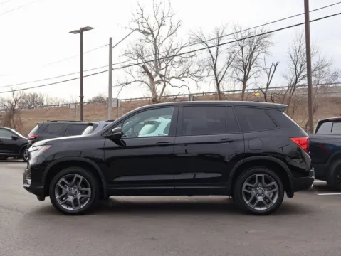 More photos of 2023 Honda Passport EX-L at Jay Wolfe Honda, MO