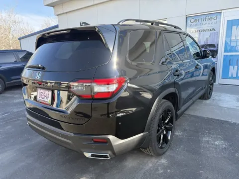 More photos of 2025 Honda Pilot Black Edition at Jay Wolfe Honda, MO