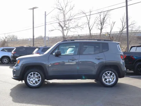 More photos of 2022 Jeep Renegade Latitude at Jay Wolfe Honda, MO