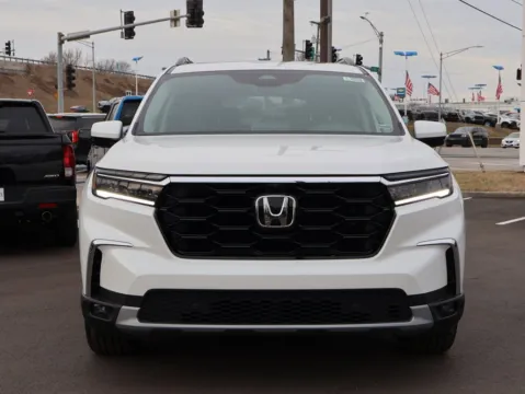 Photos of 2025 Honda Pilot Elite for sale in Kansas City, MO at Jay Wolfe Honda