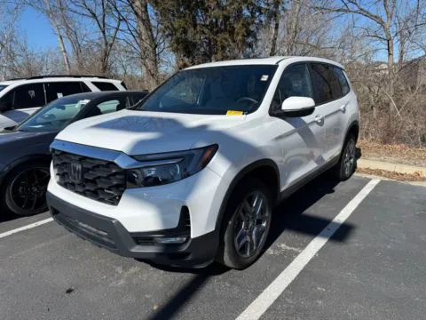 Another view of 2023 Honda Passport EX-L for sale in Kansas City, MO at Jay Wolfe Honda