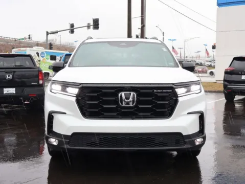 Photos of 2025 Honda Pilot Black Edition for sale in Kansas City, MO at Jay Wolfe Honda